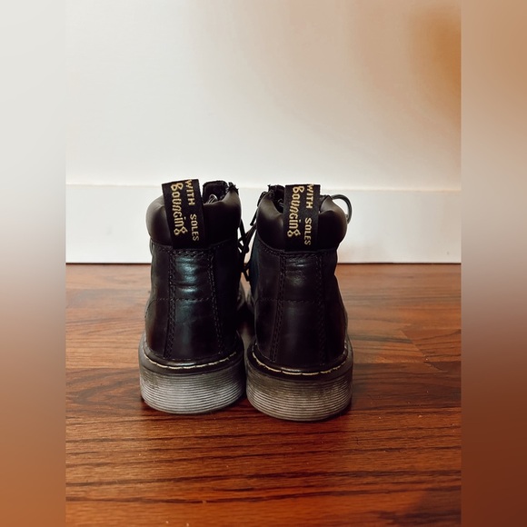 Doc Martin Junior 1460 Softy T Leather Lace Up Boots, size US 2 - Picture 4 of 5